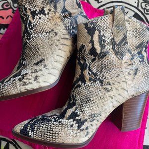 Gibson Latimer Gia Snake Print Block Heel Western Goat Leather booties Size 10